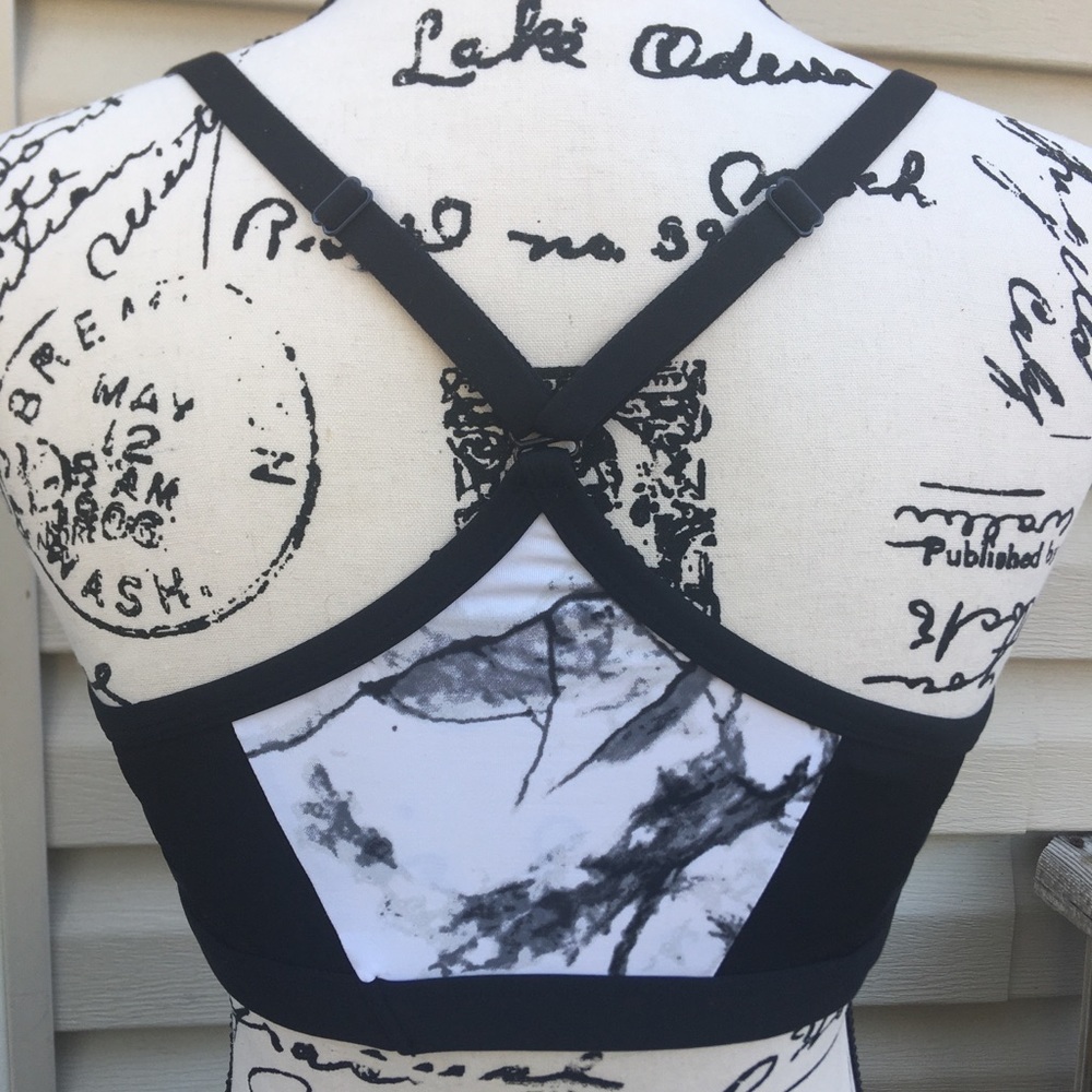 Pink sports bra - Picture 4 of 10